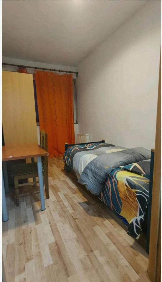 Bed and Breakfast La Madriguera Raszyn Zewnętrze zdjęcie